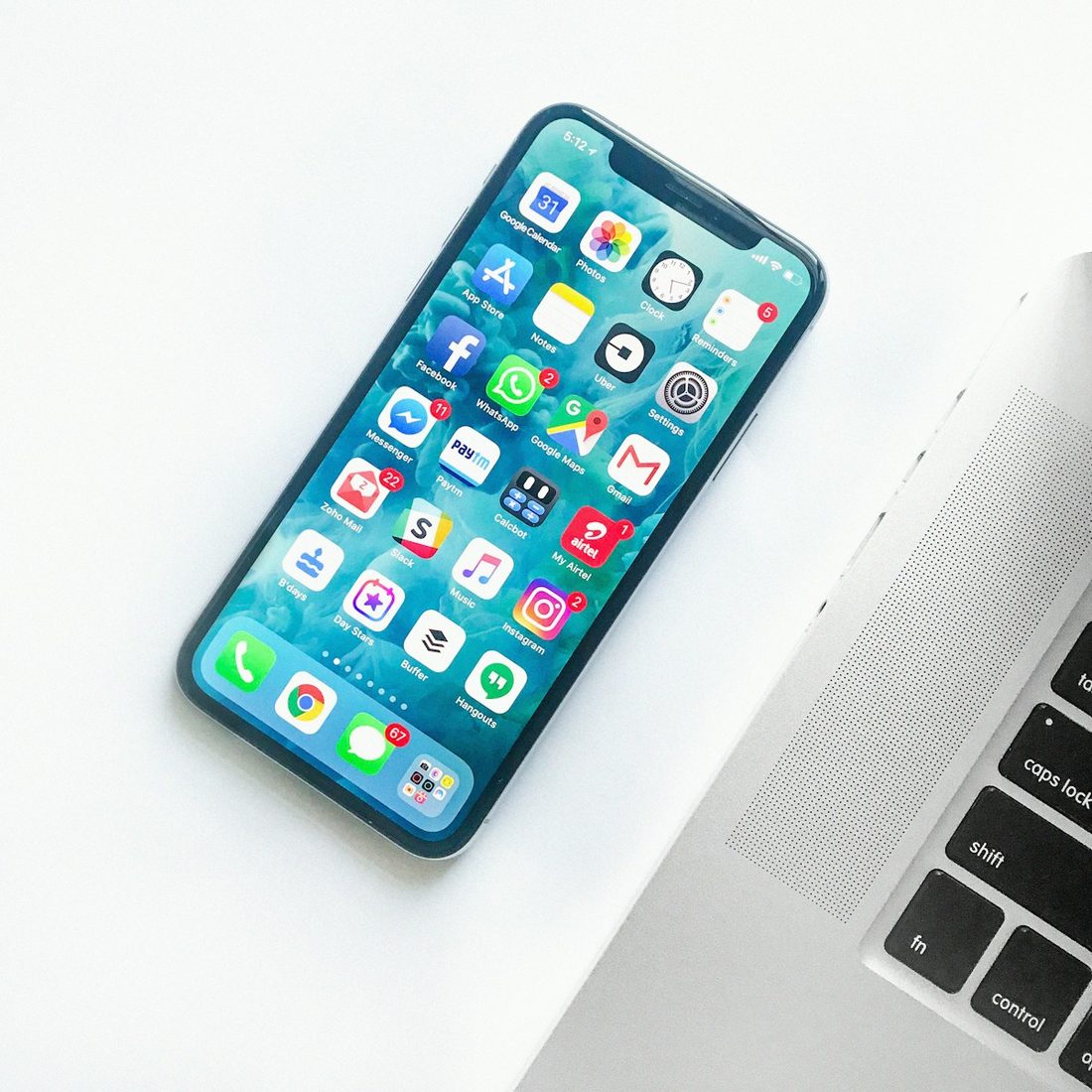 皇冠体育 APP 赛程与赛事列表界面示意